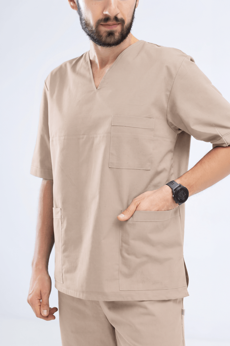 Beżowa męska bluza medyczna dla mężczyzn W25 eco - zbliżenie Beżowa męska bluza medyczna dla mężczyzn W25 eco - zbliżenie