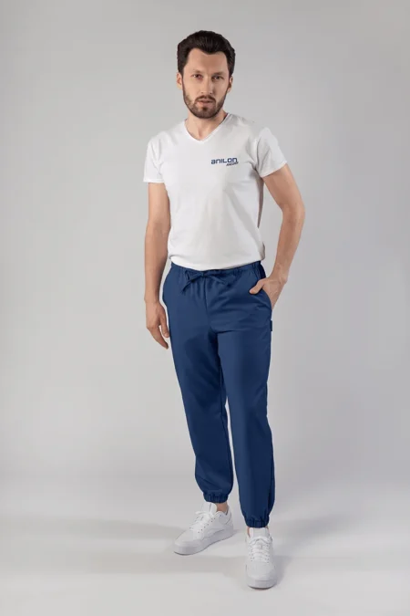 Granatowe męskie spodnie medyczne dresowe A-3g Active Men na modelu